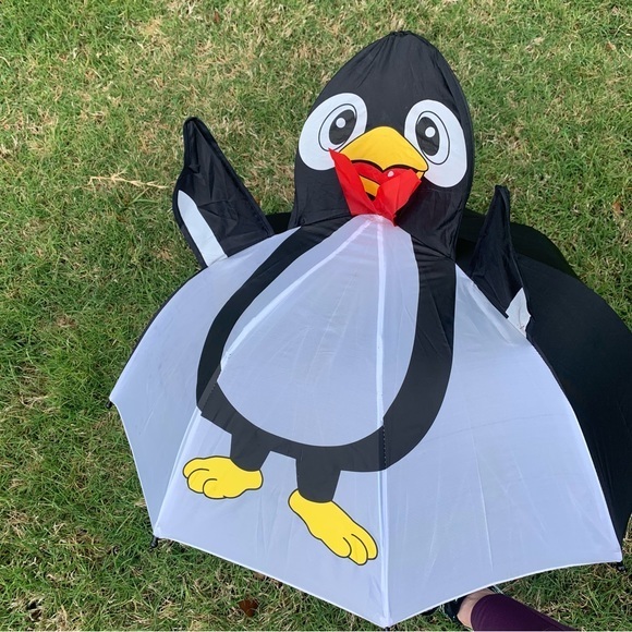 Youth Penguin Umbrella, black white and‎ red. Perfect for staying cute and dry. - Picture 5 of 7